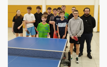 Les Jeunes en Stage de Perfectionnement . . .