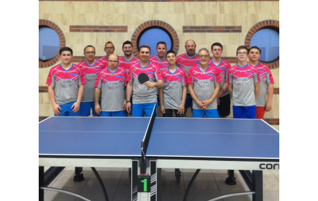 Quentin sort vainqueur du Tournoi Interne SENIOR . . .